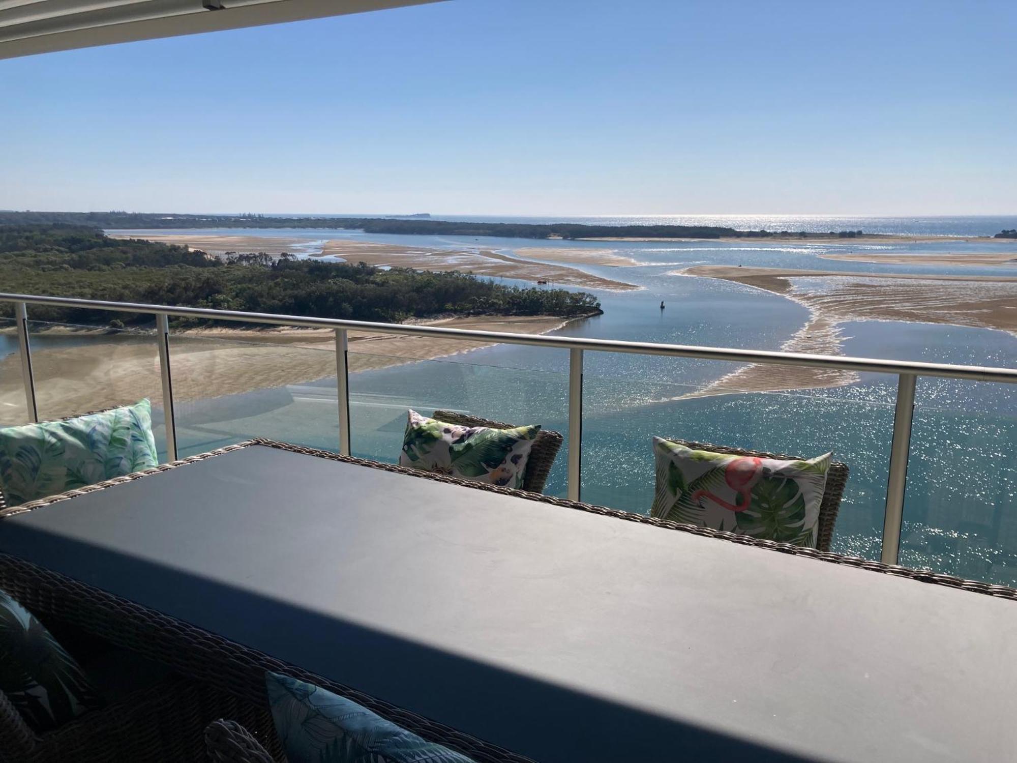 Waves Maroochy River Маручидор Экстерьер фото